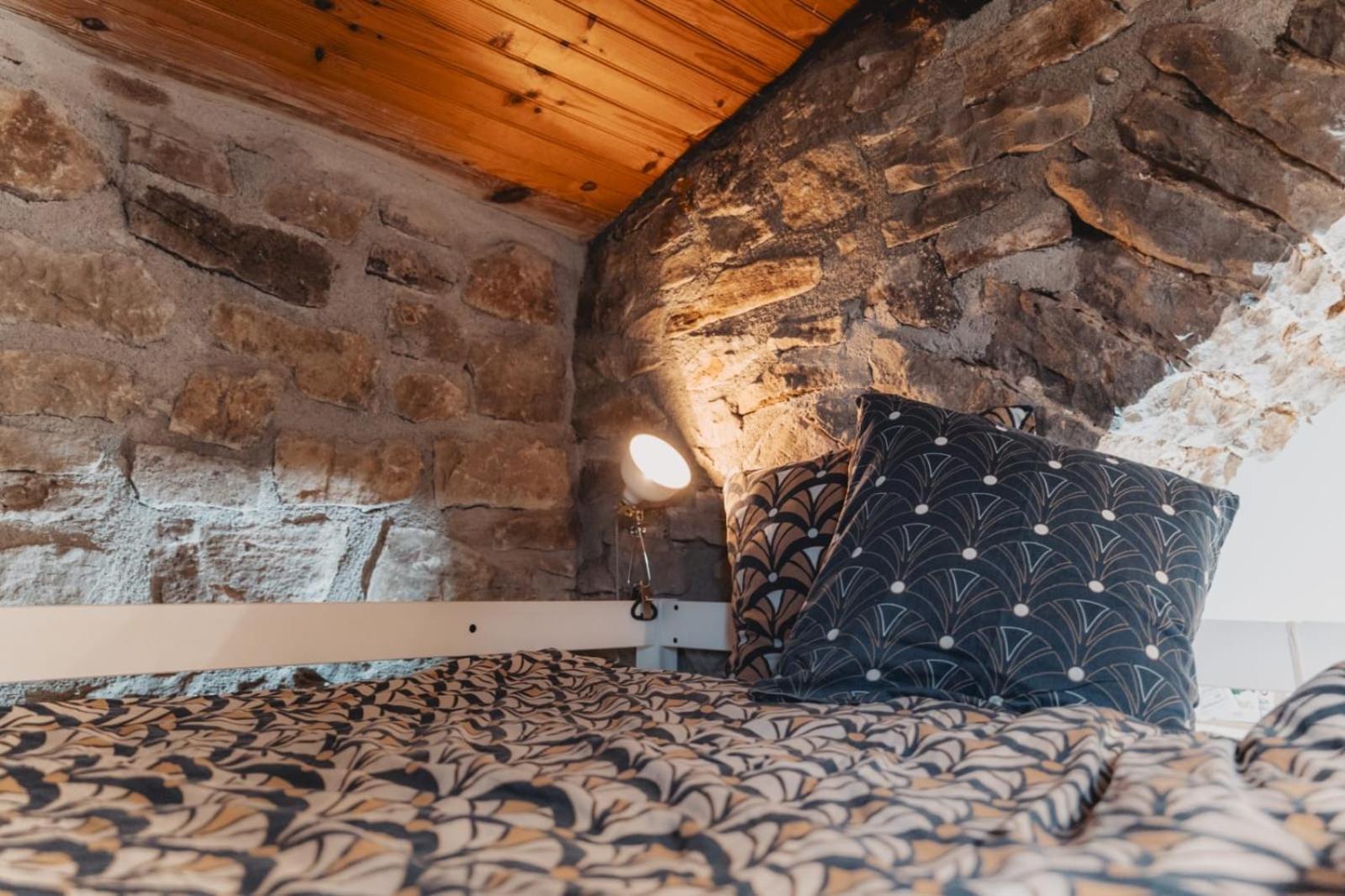 Petite Maison Pleine Nature La Bastide-Pradines Exteriér fotografie